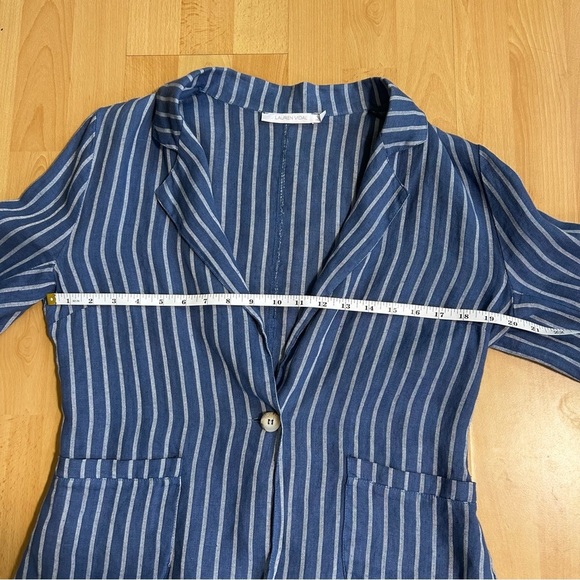 Lauren Vidal Blue and White Striped Linen Blazer Medium Coastal Grandma Light - Picture 9 of 10